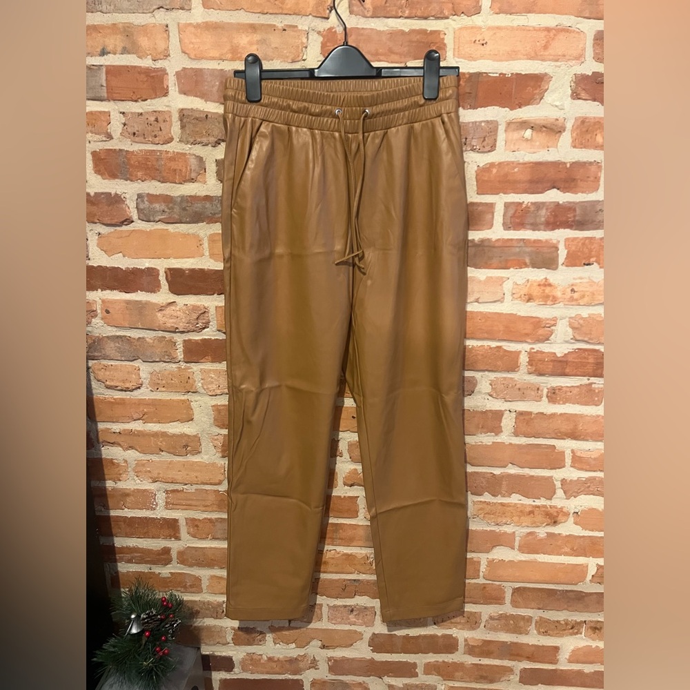LOFT women’s camel tan vegan leather Joggers medium tall